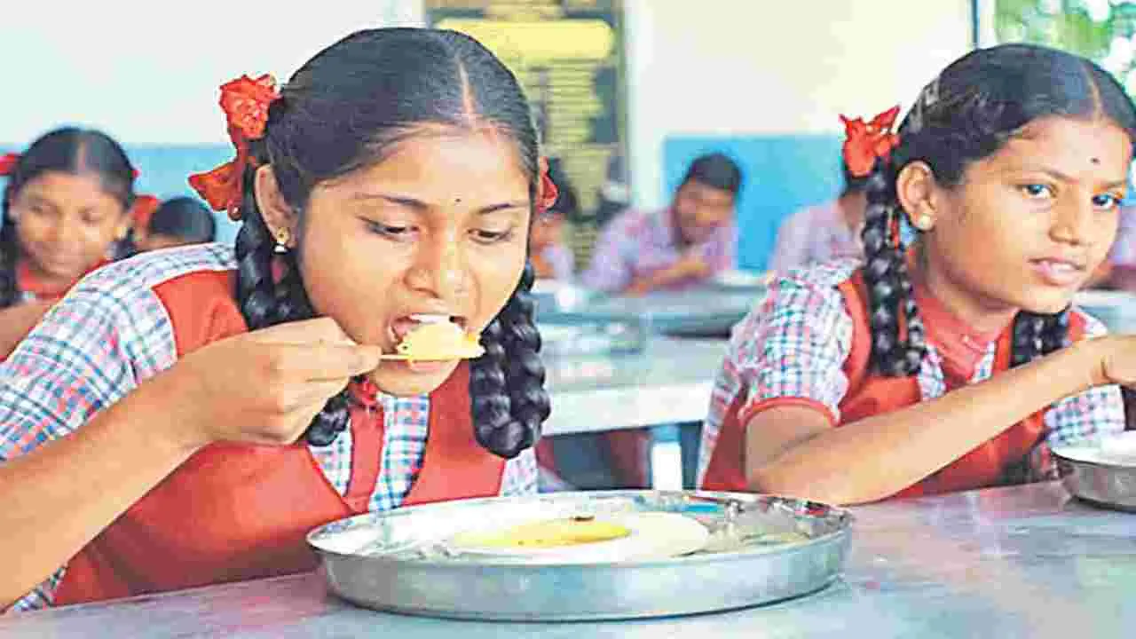 Gurukula Schools: గురుకులాల్లో నిత్యావసరాల సరఫరా, క్యాటరింగ్‌కు టెండర్లు