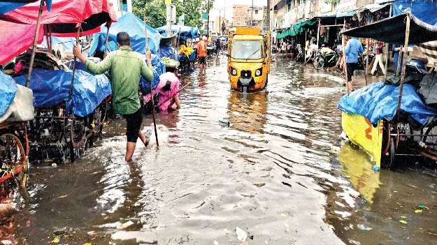 If it rains... I'll shiver! వర్షం పడితే.. వణుకే!