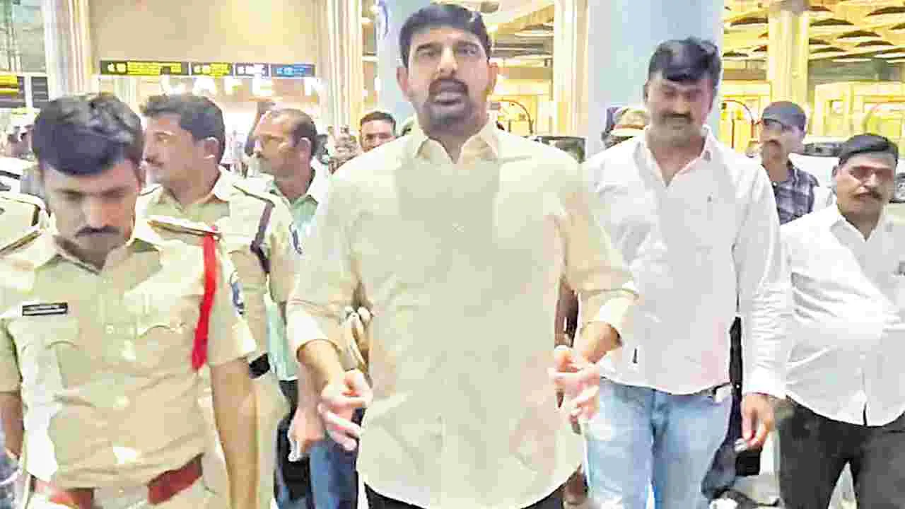 Kaushik Reddy: ఎమ్మెల్యే కౌశిక్‌రెడ్డి అరెస్టు, విడుదల
