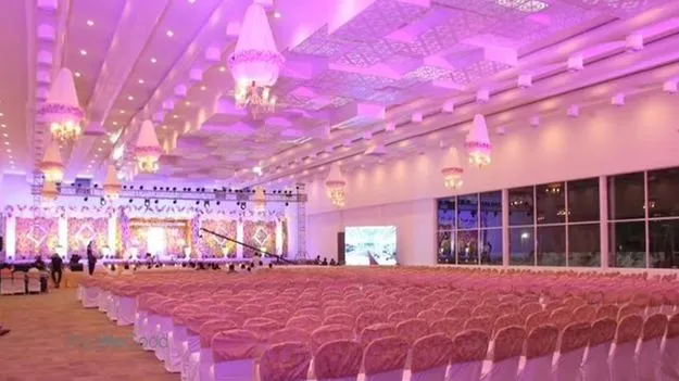 Gandipet: గండిపేటలో పుట్టగొడుగుల్లా కన్వెన్షన్‌ సెంటర్లు