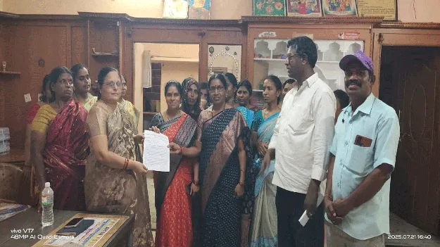 అంగన్వాడీలకు ఇబ్బందికర యాప్‌లను తొలగించాలి