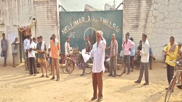 కార్మికుల సమస్యలు పరిష్కరించాలి