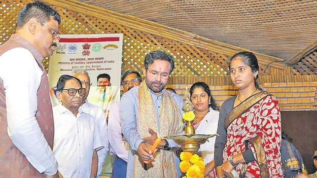 Handloom Industry: దేశ ఆర్థిక వ్యవస్థలో చేనేత రంగం కీలకం 