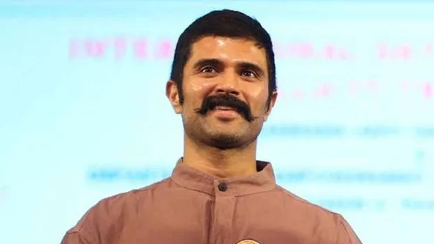 Vijay Deverakonda: హీరో విజయ్ వ్యాఖ్యలపై ఎస్టీ కమిషన్ విచారణ
