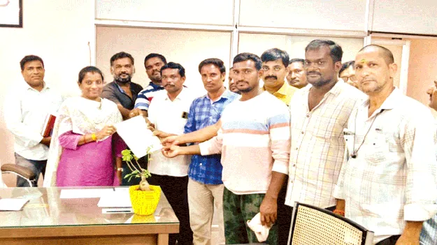 నేటి అర్ధరాత్రి నుంచి సమ్మెలోకి..