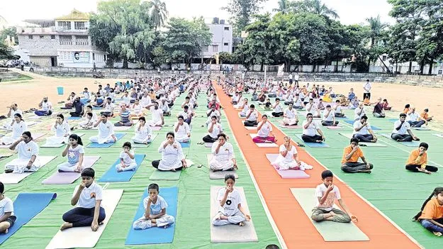 ఉత్సాహంగా యోగా