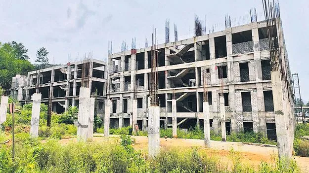 వైసీపీ నిర్లక్ష్యం.. మెడికల్‌ కాలేజీకి శాపం