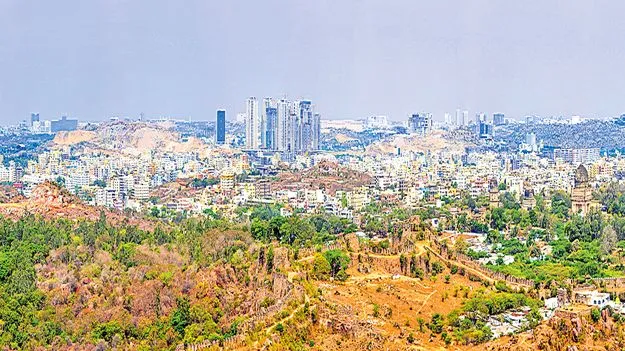 Hyderabad: హైదరాబాద్‌ పరిధిలో 35 ఆర్థిక మండళ్లు