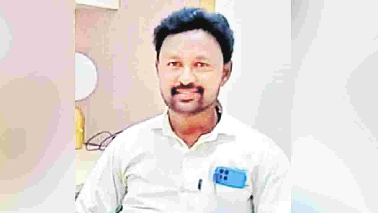 Accident: ఆగి ఉన్న కారును ఢీకొన్న లారీ.. ఒకరి మృతి