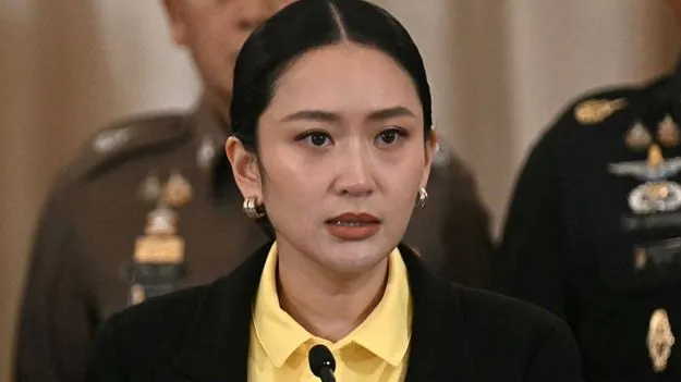 ఫోన్‌ కాల్‌ లీక్‌.. ఇరకాటంలో థాయ్‌ ప్రధాని 