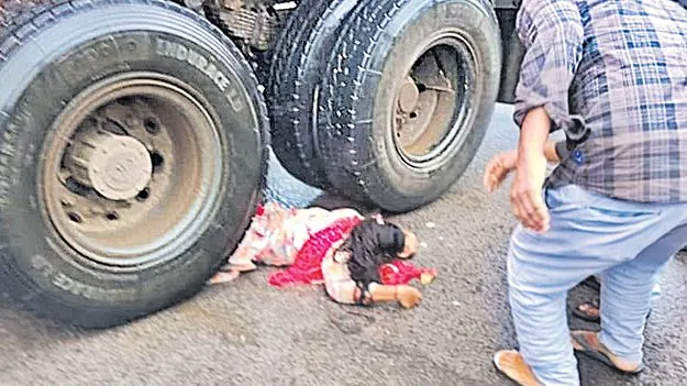 Shadnagar Road Accident: ‘ప్లీజ్‌.. మమ్మల్ని కాపాడండి’