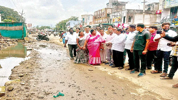 వ్యాపారులు సహకరించాలి