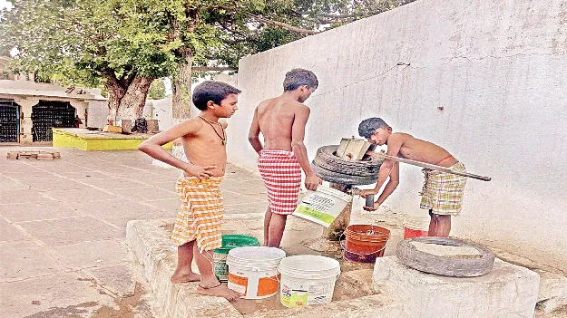 హాస్టల్‌ విద్యార్థులకు ఇక్కట్లు