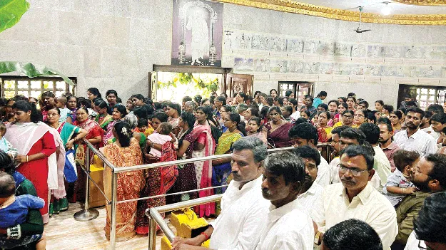 భక్తిశ్రద్ధలతో గురుపౌర్ణమి 