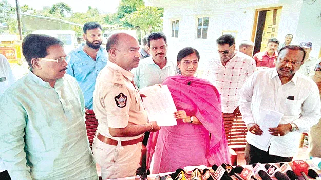    అనుచిత పోస్టింగ్‌లపై చర్య తీసుకోండి