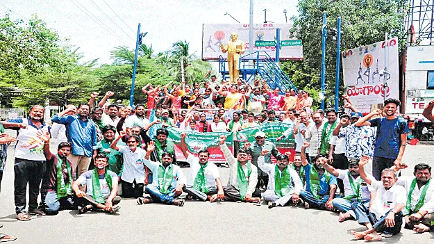  సమాన పనికి సమాన వేతనం ఇవ్వాలి