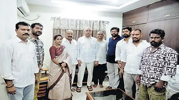 జక్కంపూడి రాజా హౌస్‌ అరెస్టు
