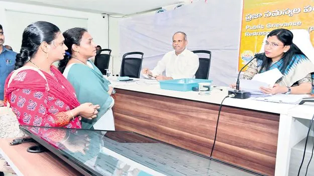 ప్రతీ అర్జీకి సమాధానమివ్వాలి