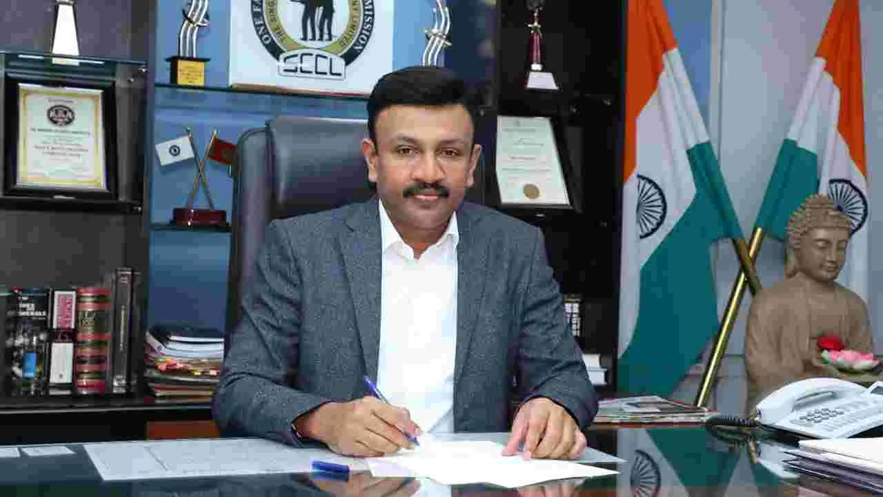 Singareni CMD: ‘సోలార్‌’ పనుల్లో జాప్యం చేస్తే కాంట్రాక్ట్‌ రద్దు 
