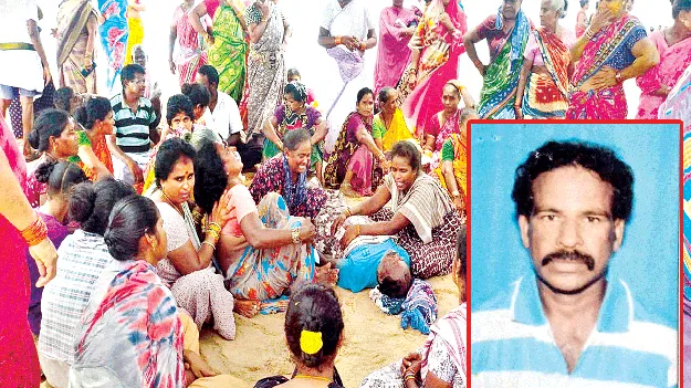 పడవ బోల్తాపడి మత్స్యకారుడి మృతి