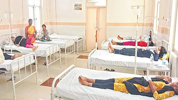 Food Poisoning: కలుషితాహారం తిని 11 మంది బాలికలకు అస్వస్థత