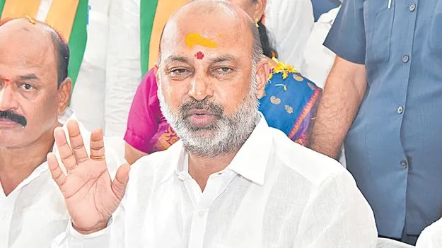 Bandi Sanjay: కాంగ్రెస్ హయాంలోనూ ఫోన్ ట్యాపింగ్ జరుగుతుందేమో!