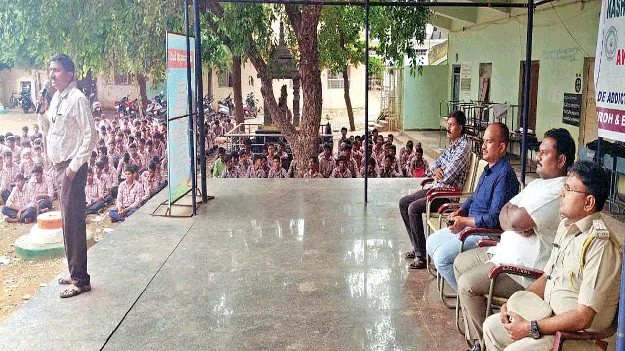 మత్తుకు బానిస కావొద్దు