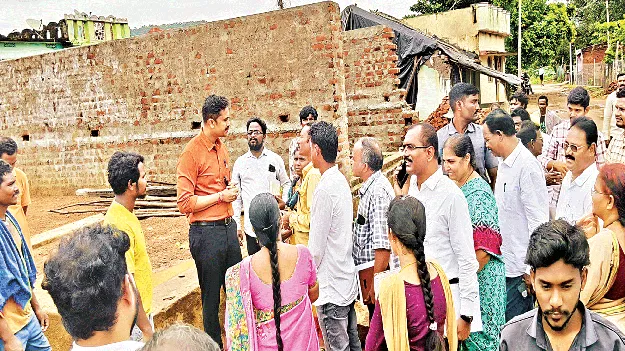 గృహ నిర్మాణాలు వేగవంతం కావాలి