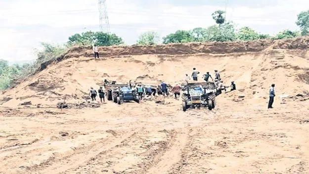 ఇసుక, గ్రావెల్‌ దందాపై టాస్క్‌ ఫోర్స్‌ 