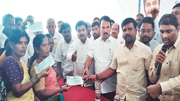 పేదింటి ఆడపడుచులకు ప్రజాప్రభుత్వం చేయూత