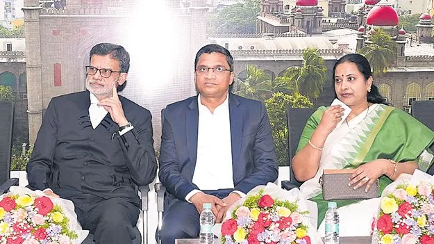 జస్టిస్ సురేందర్కు ఘన వీడ్కోలు