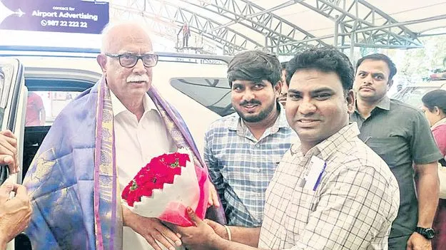 గోవా బయలుదేరిన అశోక్‌గజపతిరాజు 