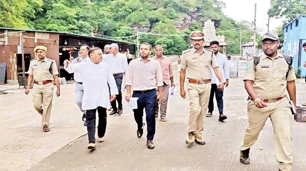 అడవుల సంరక్షణలో నిర్లక్ష్యం వద్దు