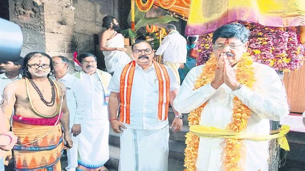 500 కోట్లతో ఆలయాల పునర్నిర్మాణం 