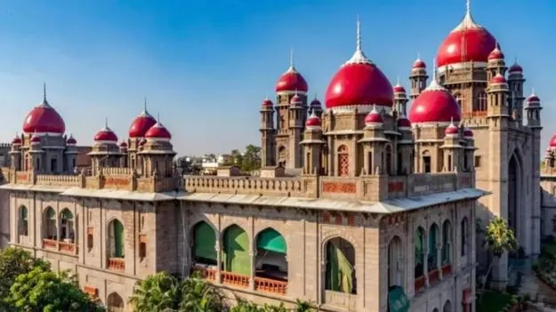 High Court: గ్రూప్‌-1లో తెలుగు అభ్యర్థులపై వివక్ష అపోహే