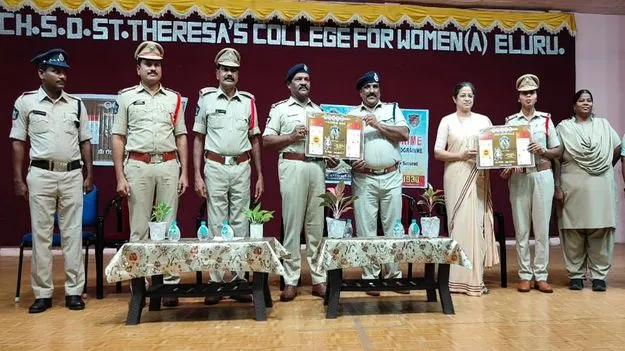 సైబర్‌ నేరగాళ్లతో జాగ్రత్త