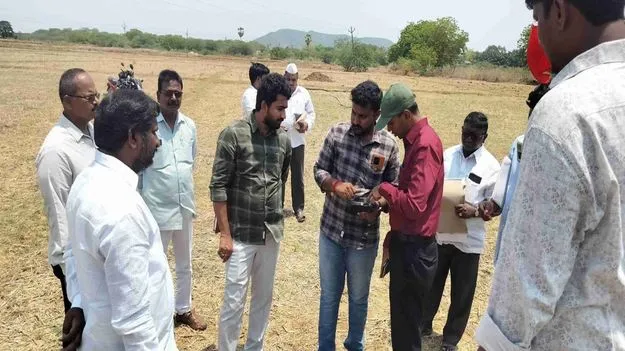 భూముల రీసర్వేకు బ్రేక్‌