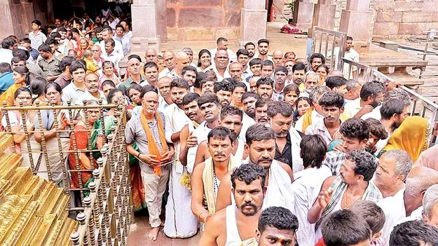 శ్రీశైలం క్షేత్రం.. భక్త జనసంద్రం