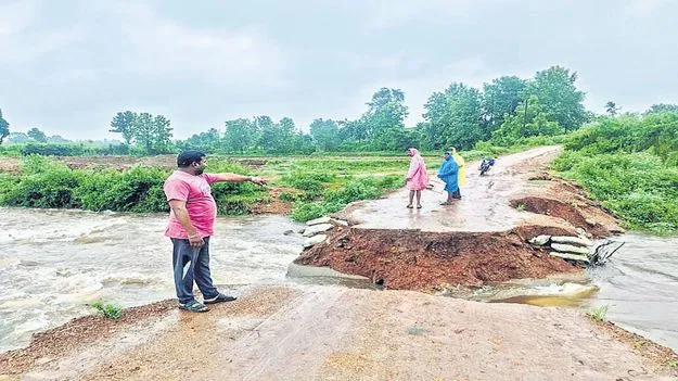 గిరిజనుల హక్కుల పరిక్షణ బాధ్యత అందరిదీ 