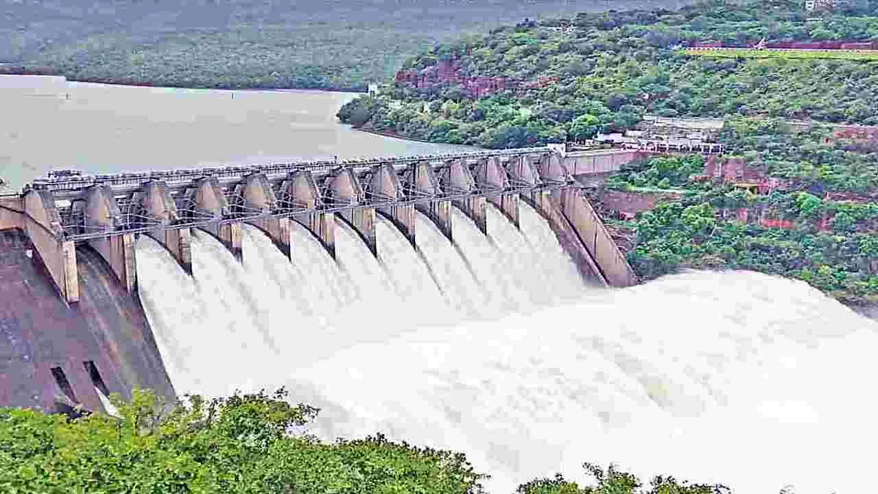Srisailam Reservoir: శ్రీశైలం జలాశయానికి భారీగా వరద 