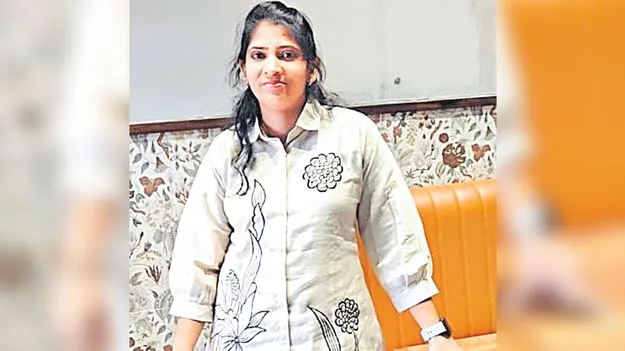 Khammam: వేధింపులతో రైల్వే ఎస్సై భార్య ఆత్మహత్య