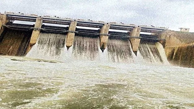 మరో గేటు ఎత్తివేత 