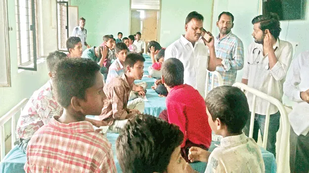 గిరిజన పాఠశాల విద్యార్థులకు అస్వస్థత