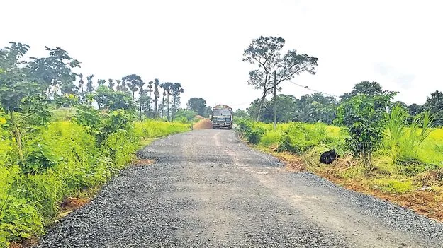     ఎట్టకేలకు లింగాపురం రహదారికి  మోక్షం