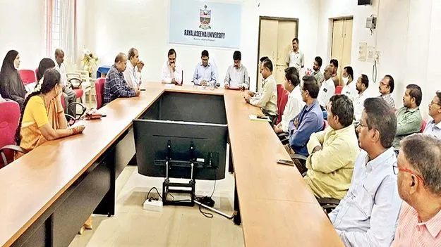 యువత మాదకద్రవ్యాలకు దూరంగా ఉండాలి : వీసీ