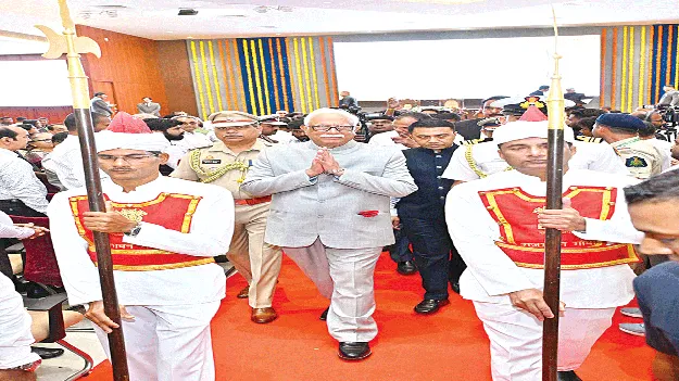 Celebrities  go to oath ప్రమాణ స్వీకారానికి ప్రముఖులు