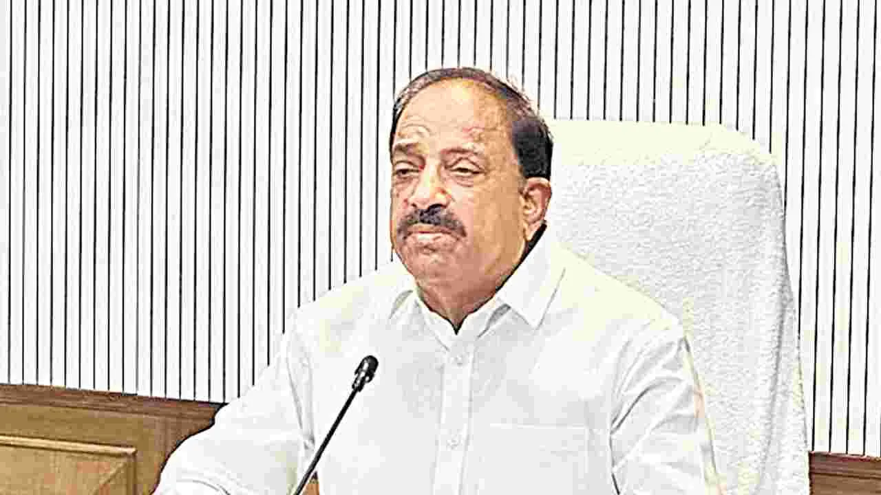 Thummala Nagashwara Rao; యూరియాపై పార్లమెంట్‌లో తప్పుడు లెక్కలు