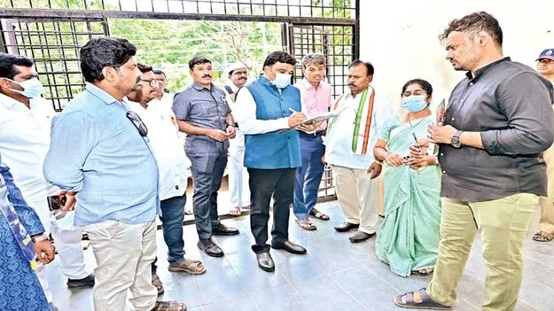 ఈవీఎంలపై నిరంతర నిఘా