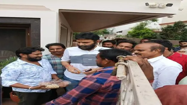 అజ్ఞాతం వీడి..