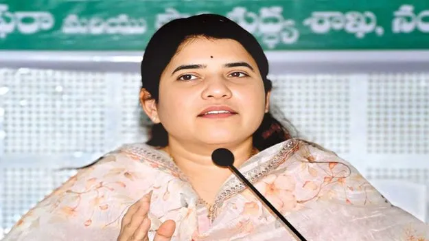 చెత్త రహిత జిల్లా కోసం పని చేయాలి